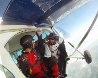 Sauter en parachute au dessus des Alpes